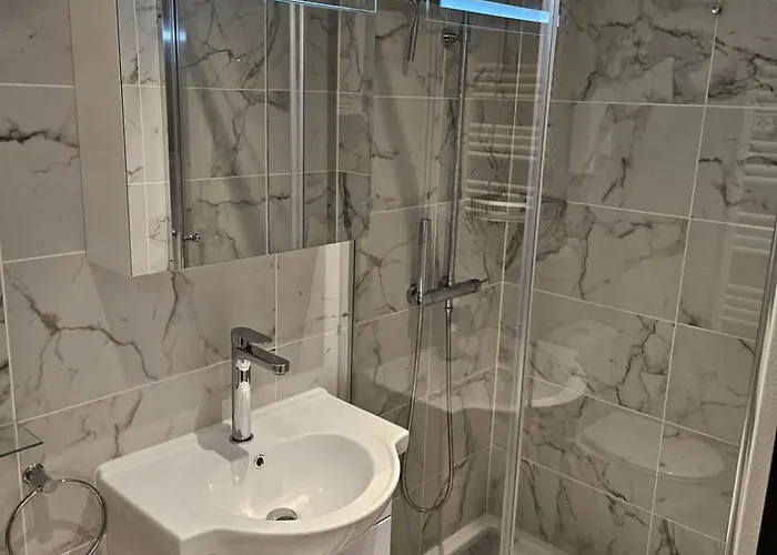 La - Rue Droite アパート